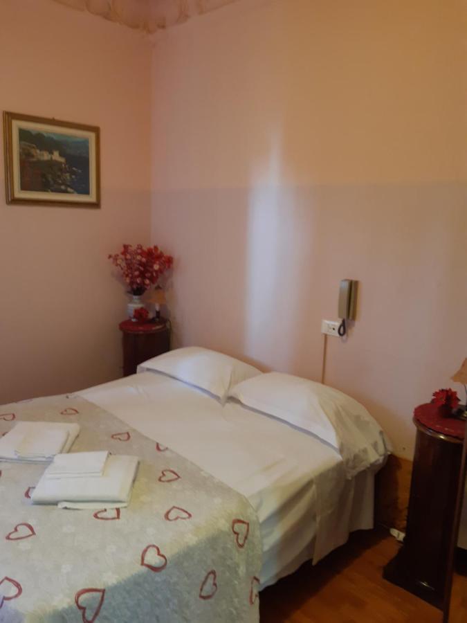 Guest House Elena Γένοβα Εξωτερικό φωτογραφία